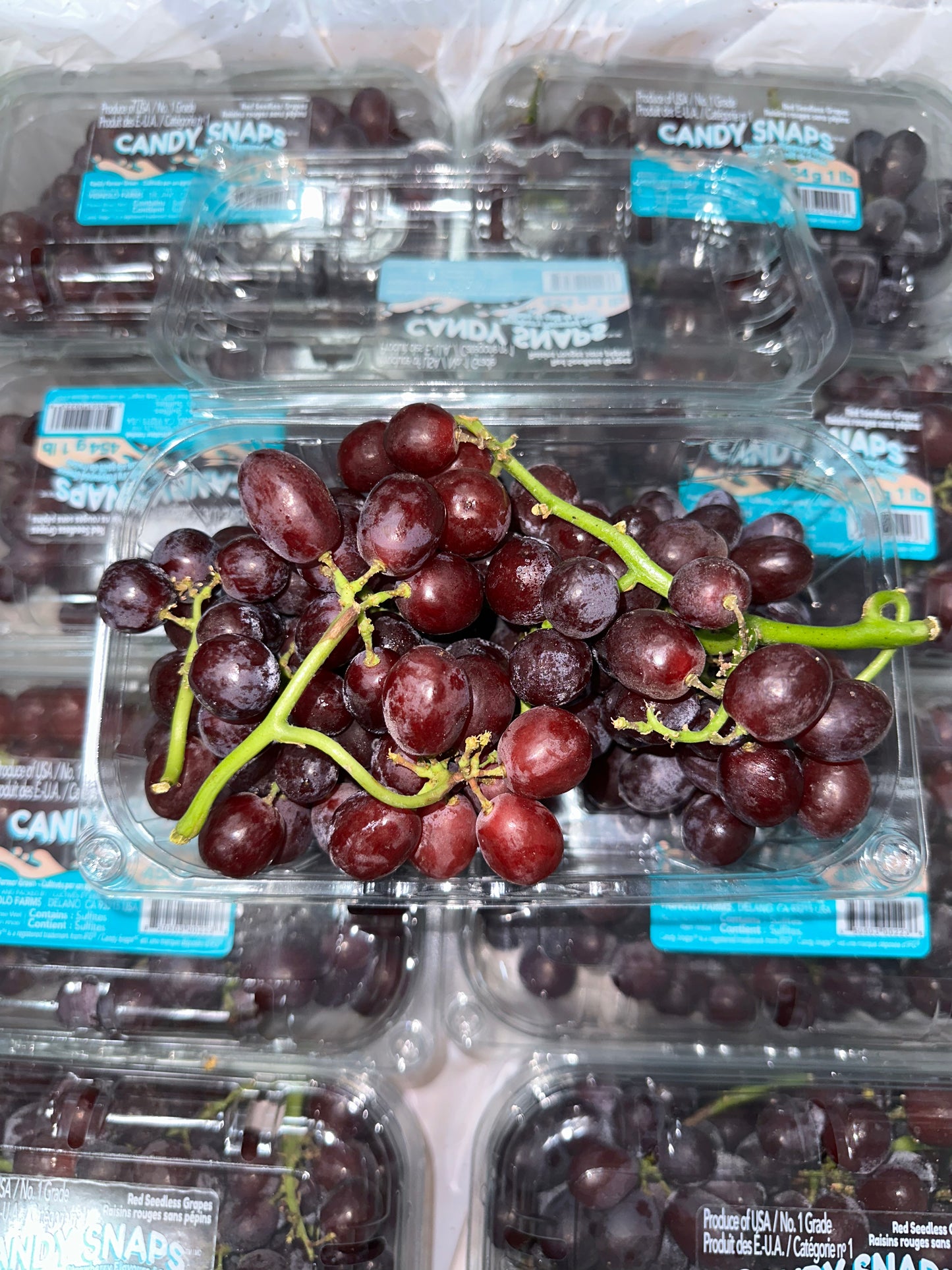 Candy Snaps Grapes